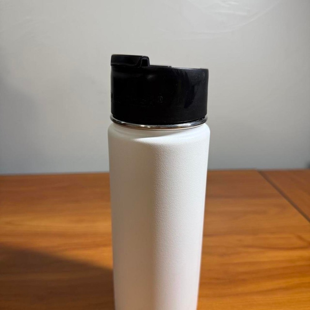 White Hydro Flask 18oz Vacuum Insulated Coffee Mug Flip Top Stainless Steel
